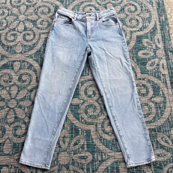 Talbots Everyday Relaxed Light Wash High‎ Rise Straight Leg Jeans - Size 4 - Picture 2 of 10